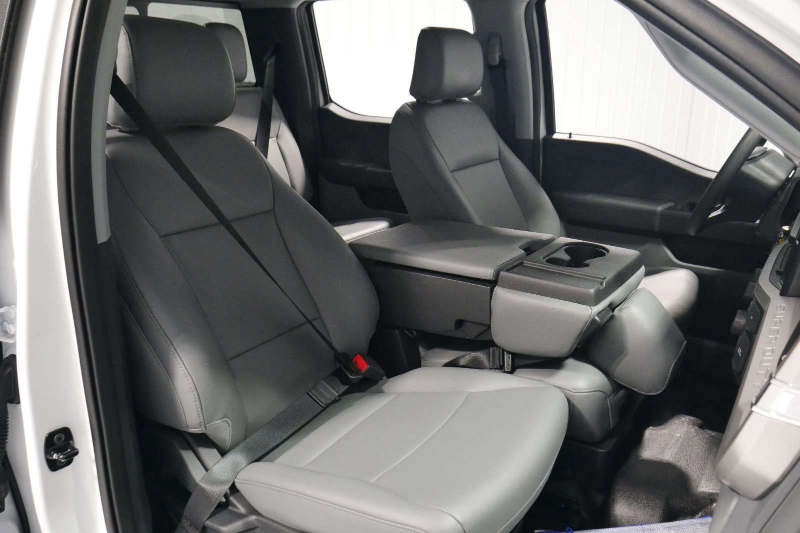 New 2025 Ford F250 XL w/ XL Chrome Package image 22