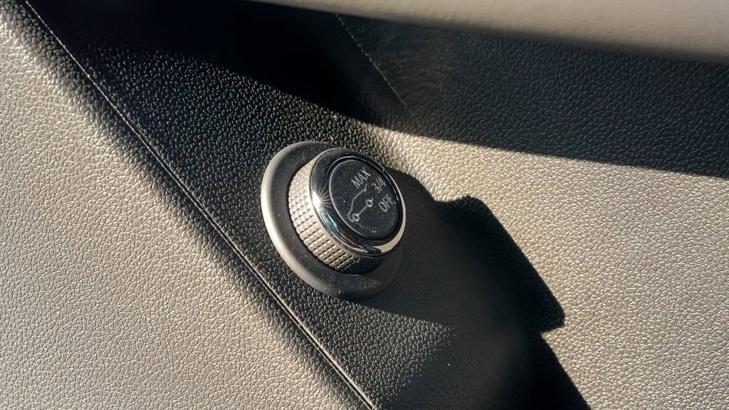 Certified 2025 Cadillac XT6 Luxury image 24