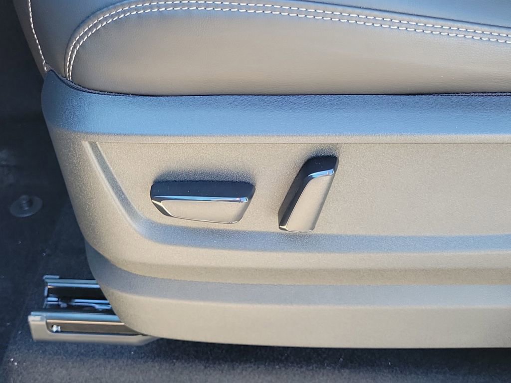 New 2026 Nissan Armada SV image 31