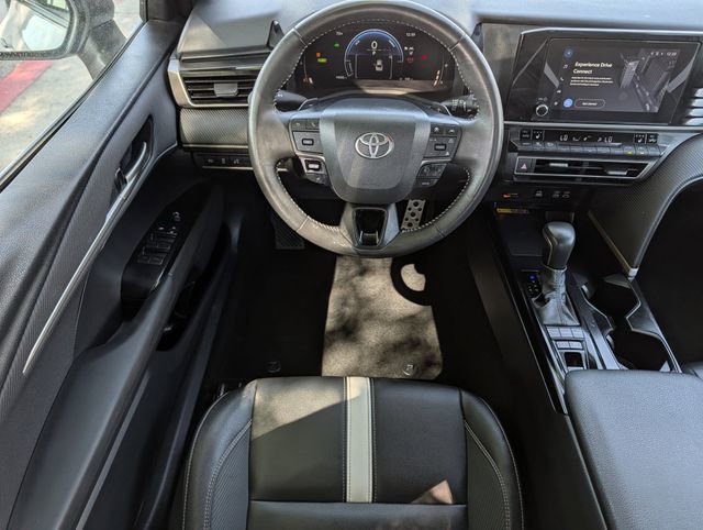 Used 2025 Toyota Camry SE w/ Convenience Package FWD image 11