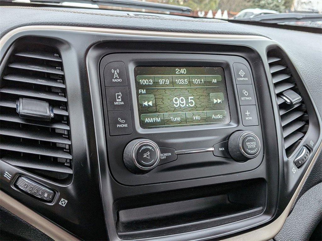 Used 2017 Jeep Cherokee Sport image 13