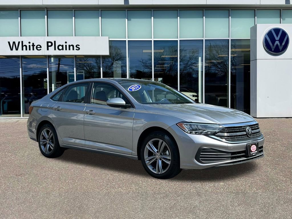 Used 2023 Volkswagen Jetta SE w/ Panoramic Sunroof Package
