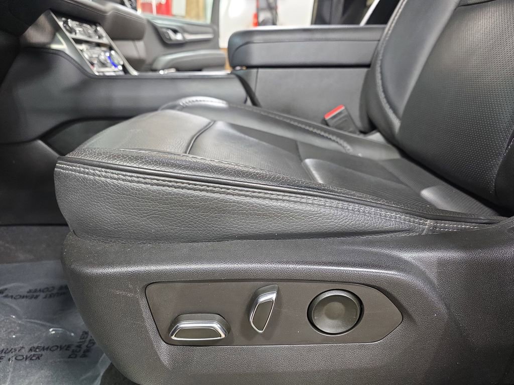 Used 2022 GMC Yukon XL Denali image 33