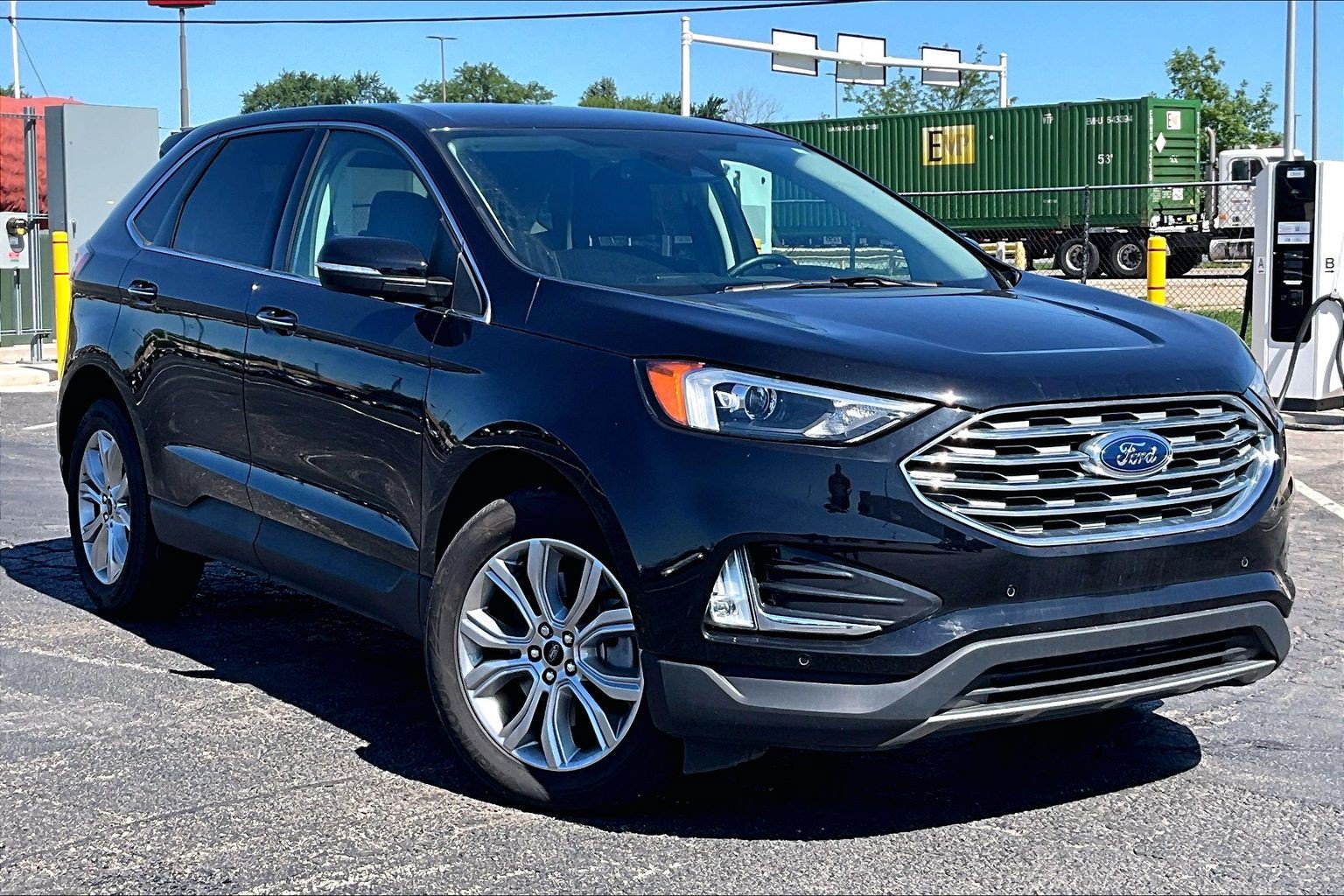 Used 2024 Ford Edge Titanium AWD/4WD image 36