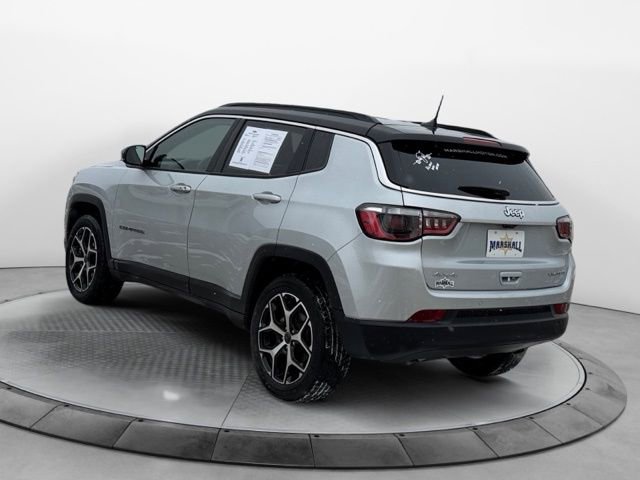 Used 2025 Jeep Compass Limited image 5