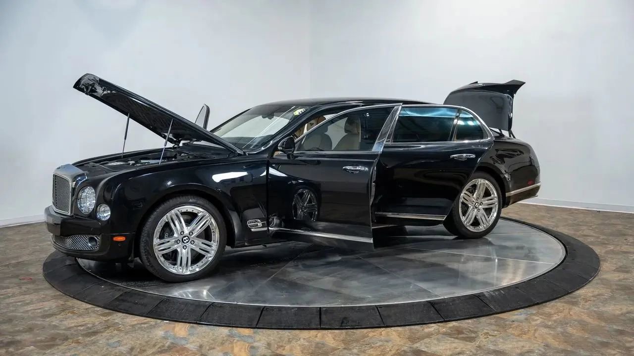 Used 2011 Bentley Mulsanne image 14