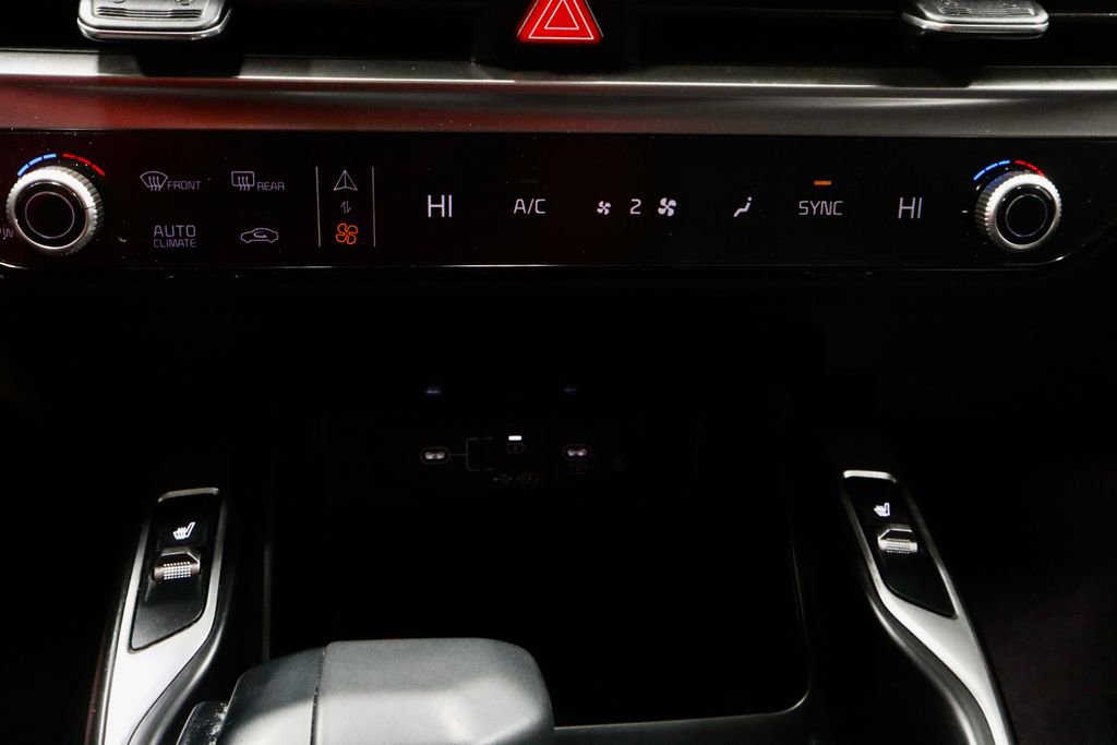 Used 2025 Kia Sorento S image 31