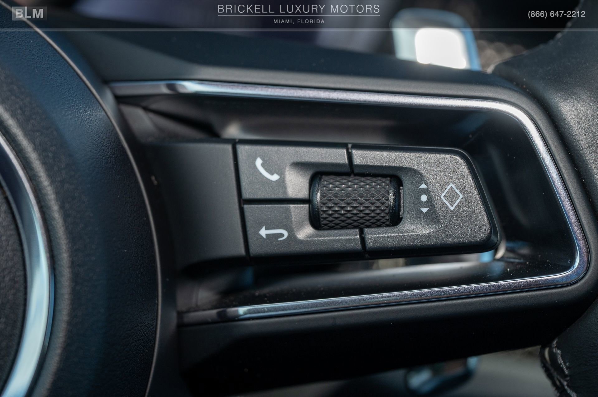 Used 2024 Porsche Macan image 31