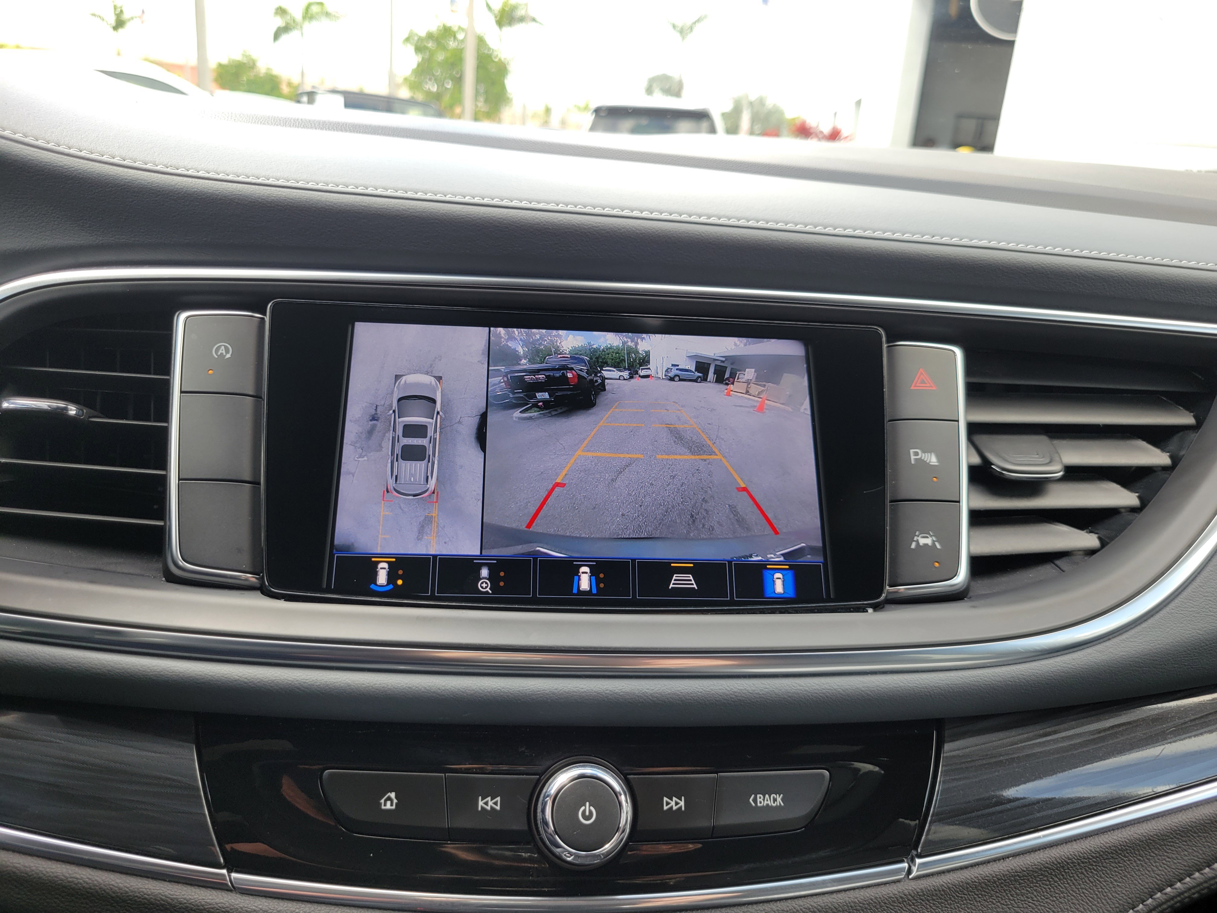 Used 2024 Buick Enclave Premium image 11