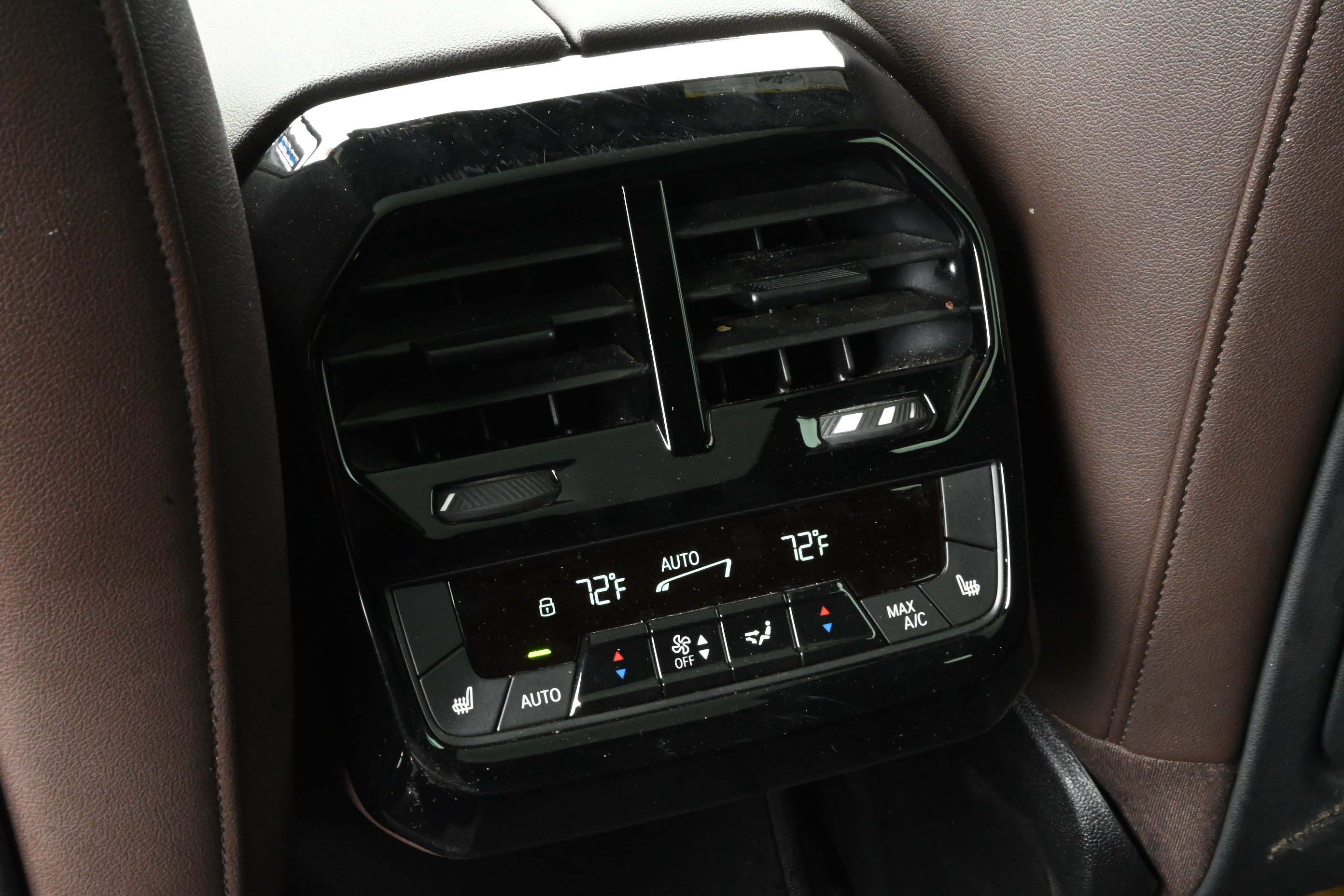 Used 2023 BMW iX xDrive50 w/ Premium Package AWD/4WD image 25