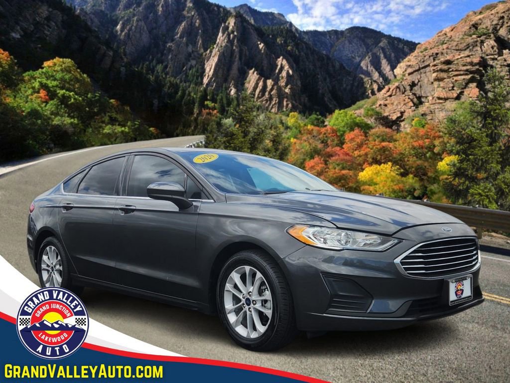 Used 2020 Ford Fusion SE FWD image 1