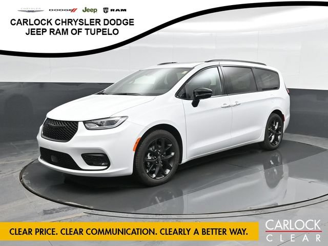New 2026 Chrysler Pacifica Limited FWD image 8