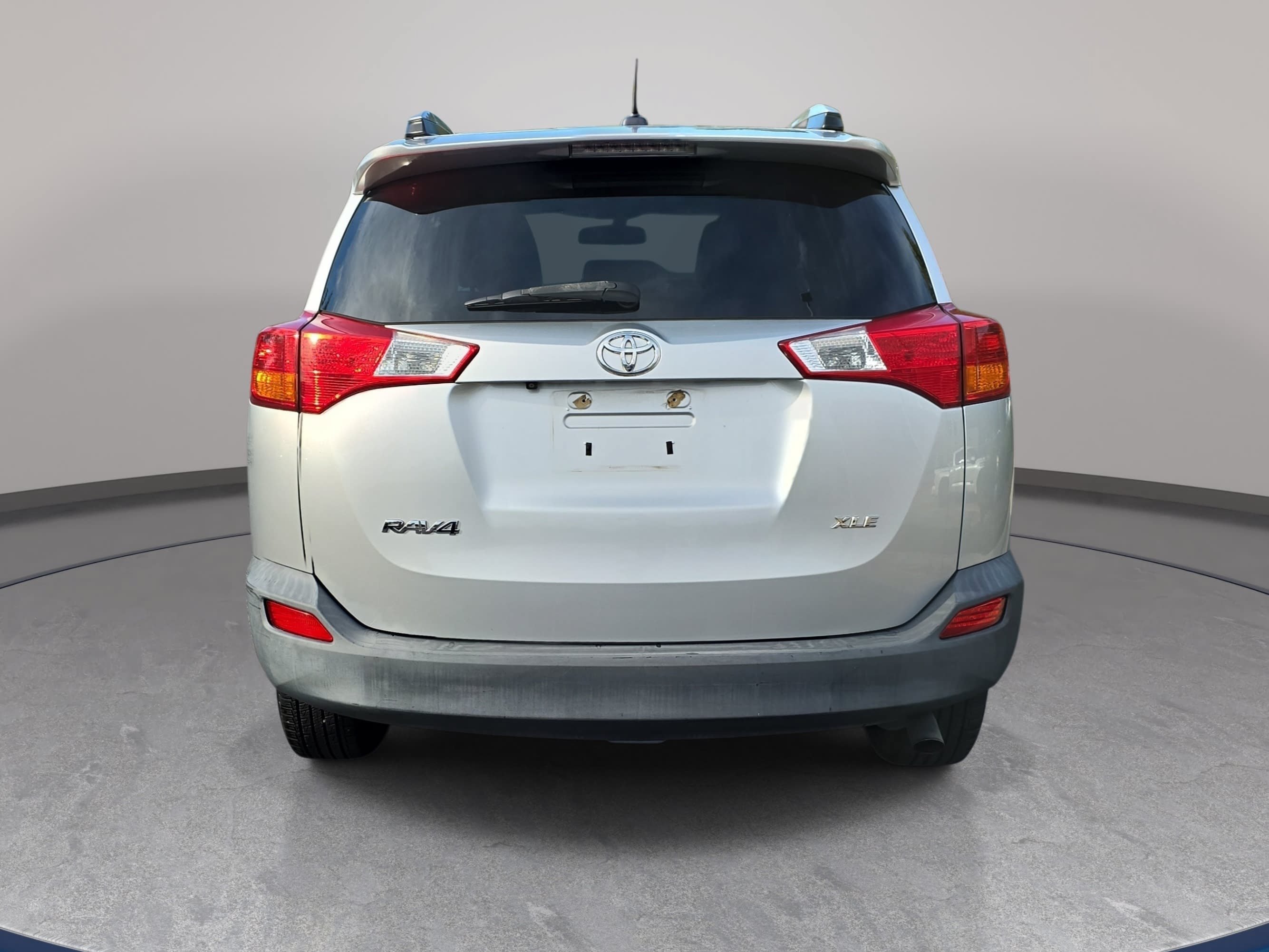 Used 2015 Toyota RAV4 XLE FWD image 6
