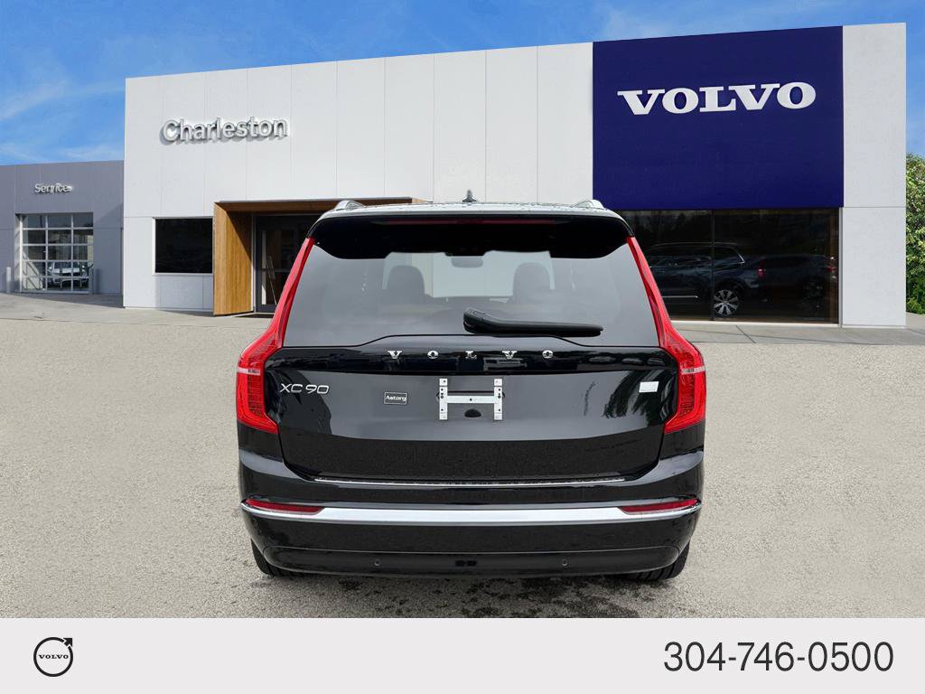 Certified 2023 Volvo XC90 T8 Ultimate w/ Protection Package AWD/4WD image 4