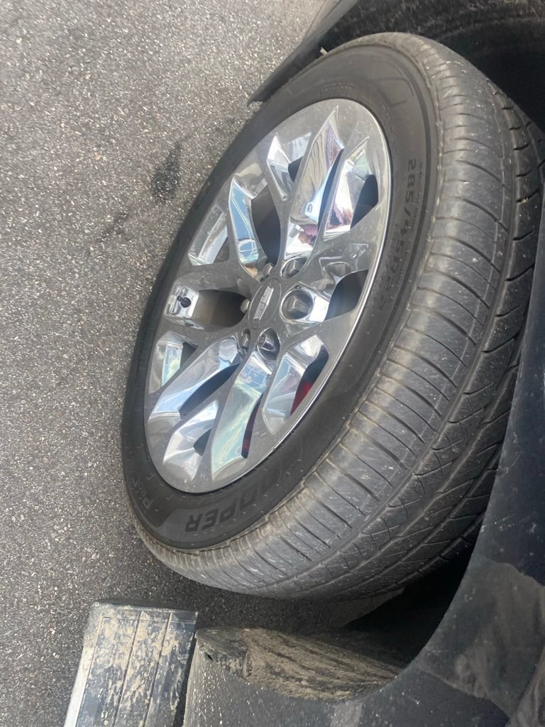 Used 2019 Cadillac Escalade Platinum AWD/4WD image 2
