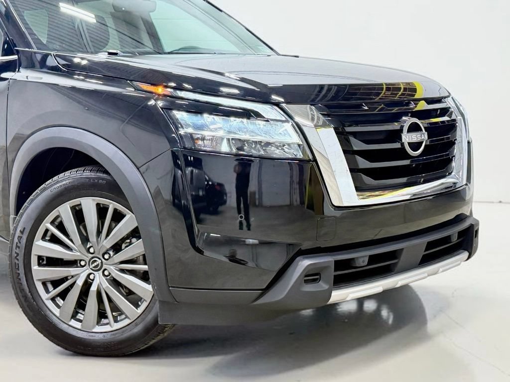 Used 2023 Nissan Pathfinder SL w/ SL Premium Package AWD/4WD image 6