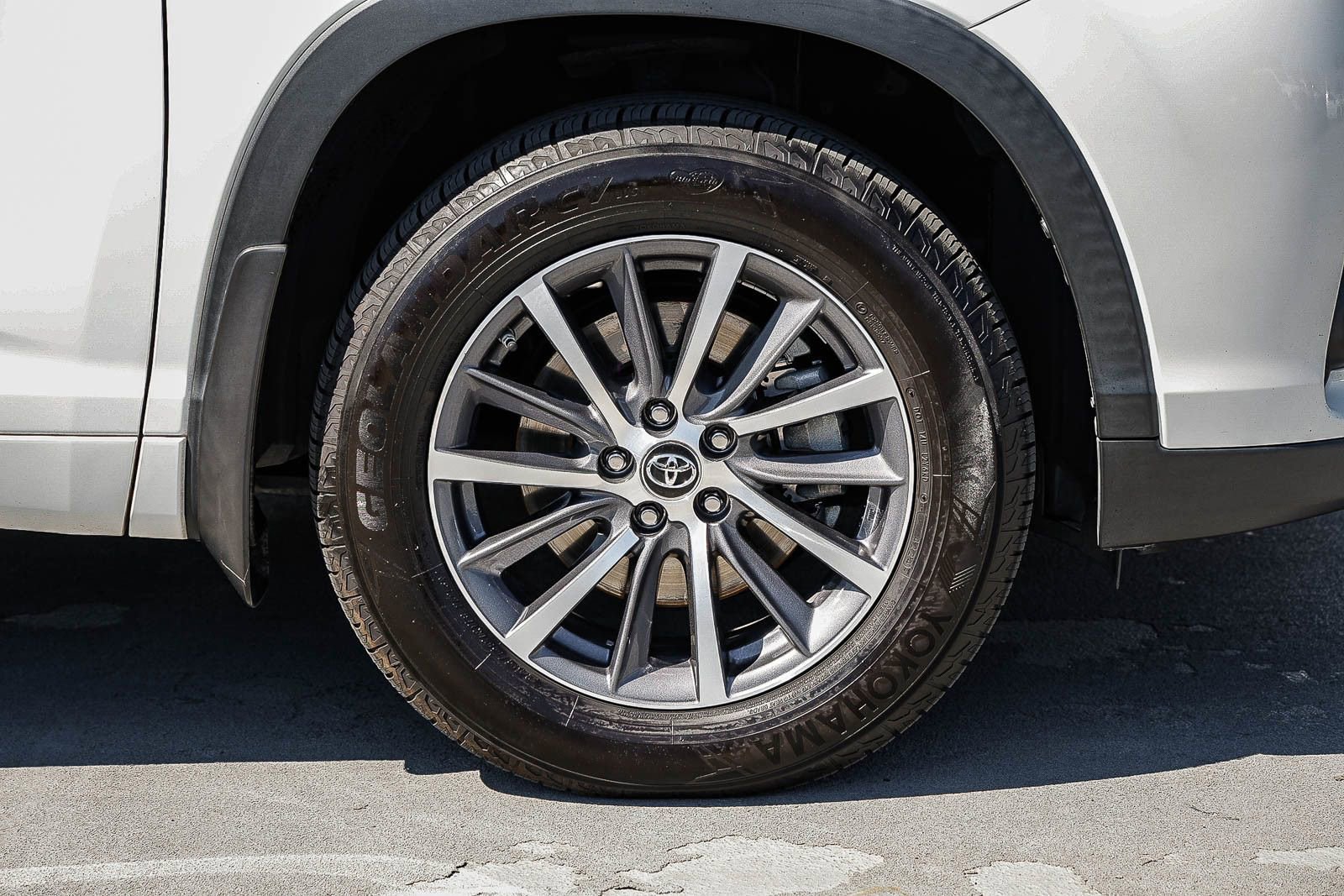 Used 2017 Toyota Highlander XLE image 10