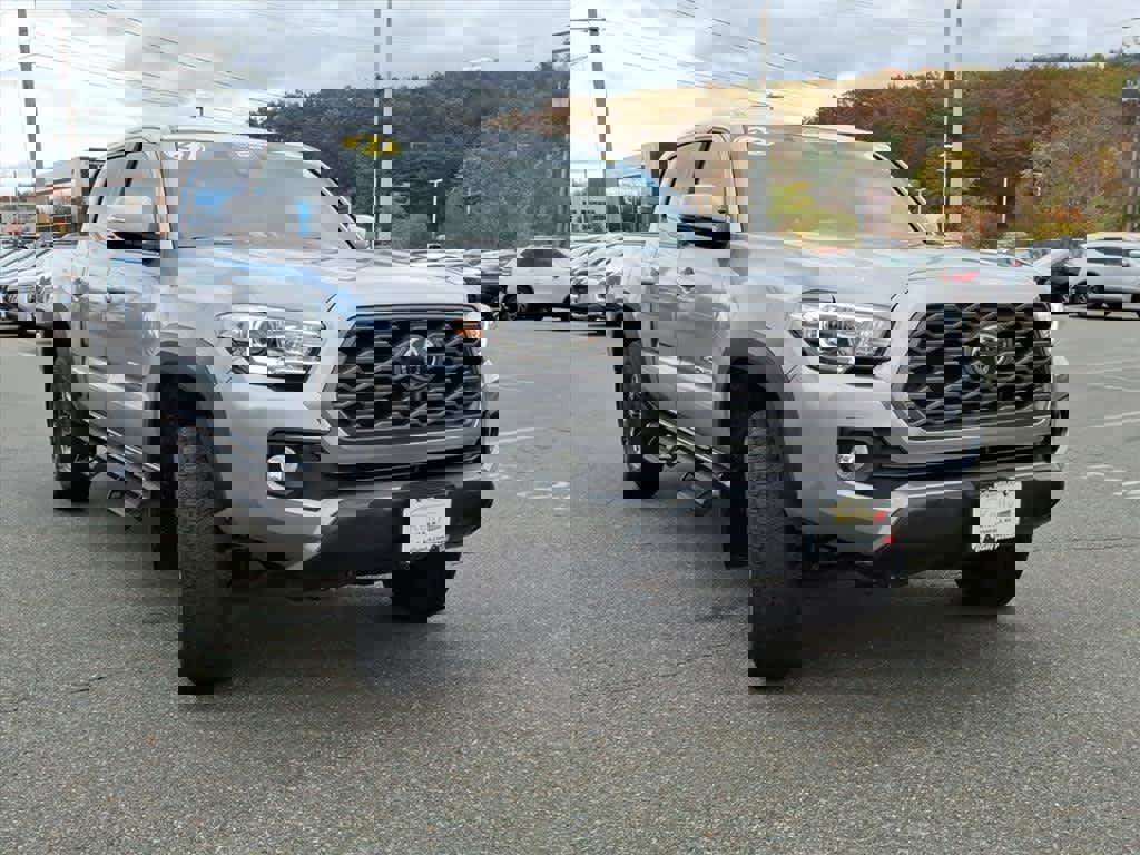 Used 2021 Toyota Tacoma TRD Off-Road w/ Technology Package image 3