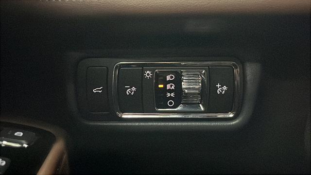 Used 2025 Lincoln Aviator Reserve AWD/4WD image 32