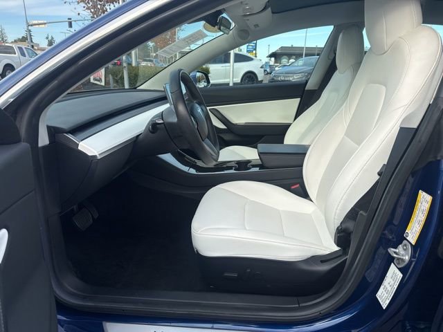 Used 2019 Tesla Model 3 Standard Range image 14