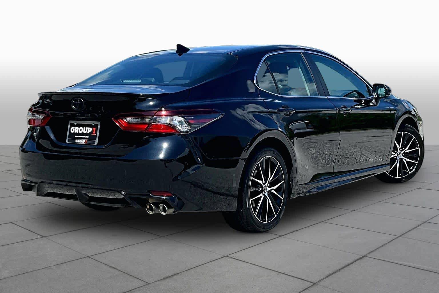 Used 2024 Toyota Camry SE FWD image 13