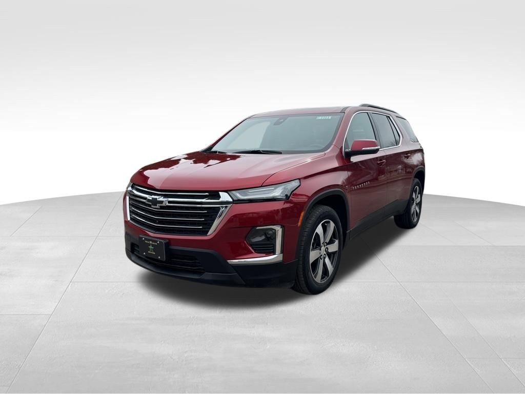 Used 2023 Chevrolet Traverse LT image 2