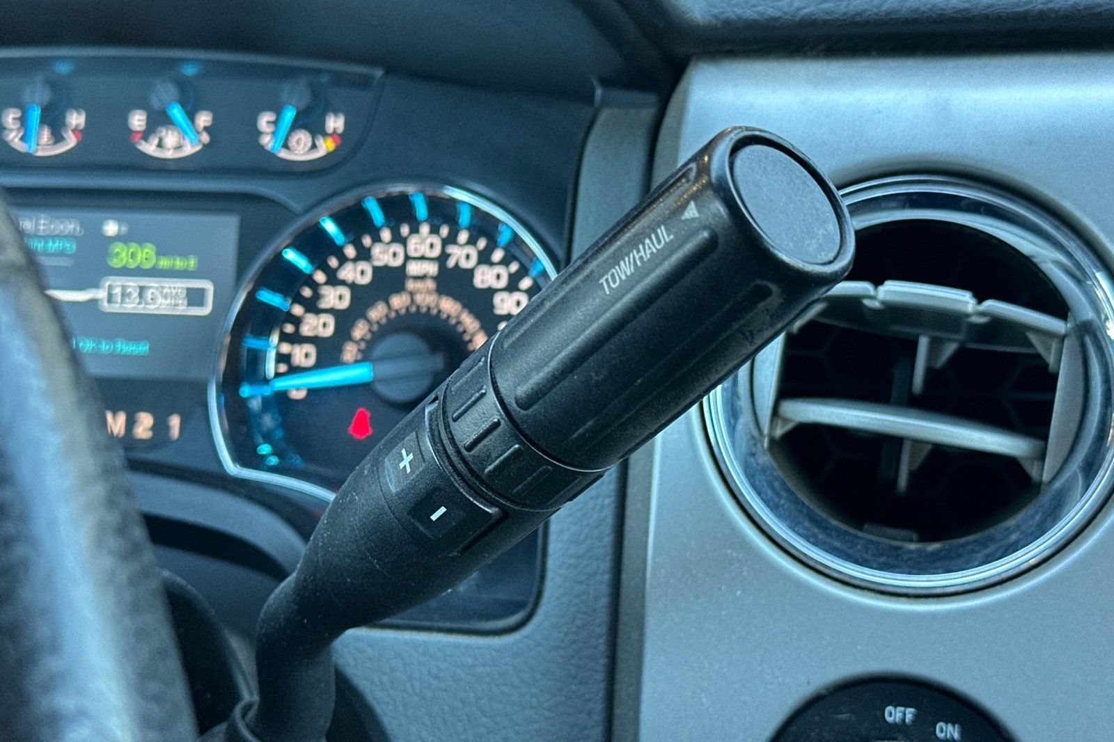 Used 2012 Ford F150 XLT w/ XLT Convenience Pkg RWD image 18
