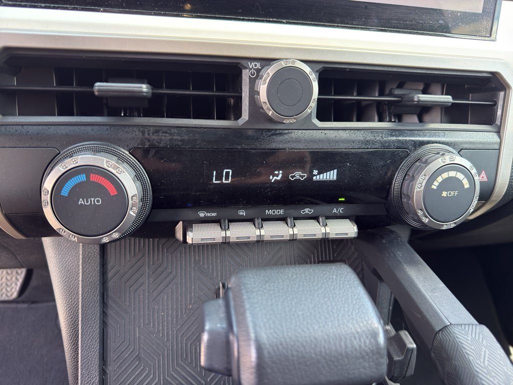 Used 2024 Toyota Tacoma TRD Off-Road AWD/4WD image 17