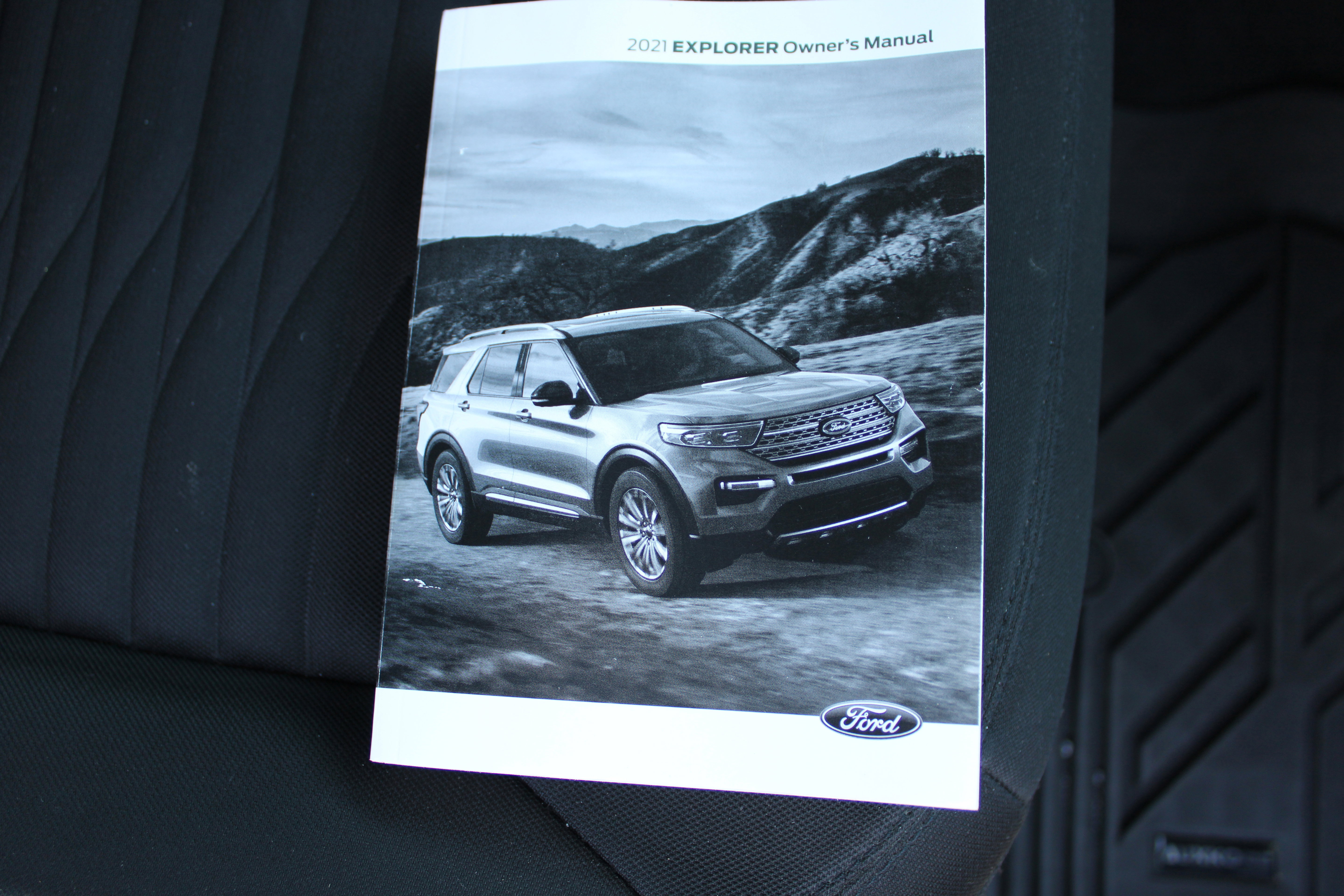 Used 2021 Ford Explorer XLT image 26