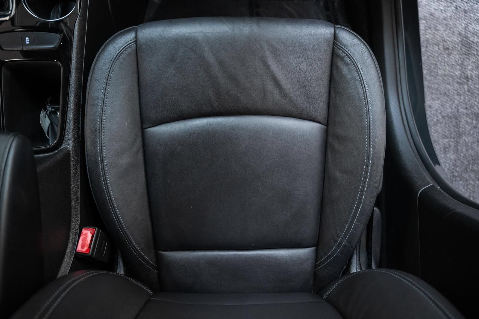 Used 2018 Chevrolet Cruze Premier FWD image 33
