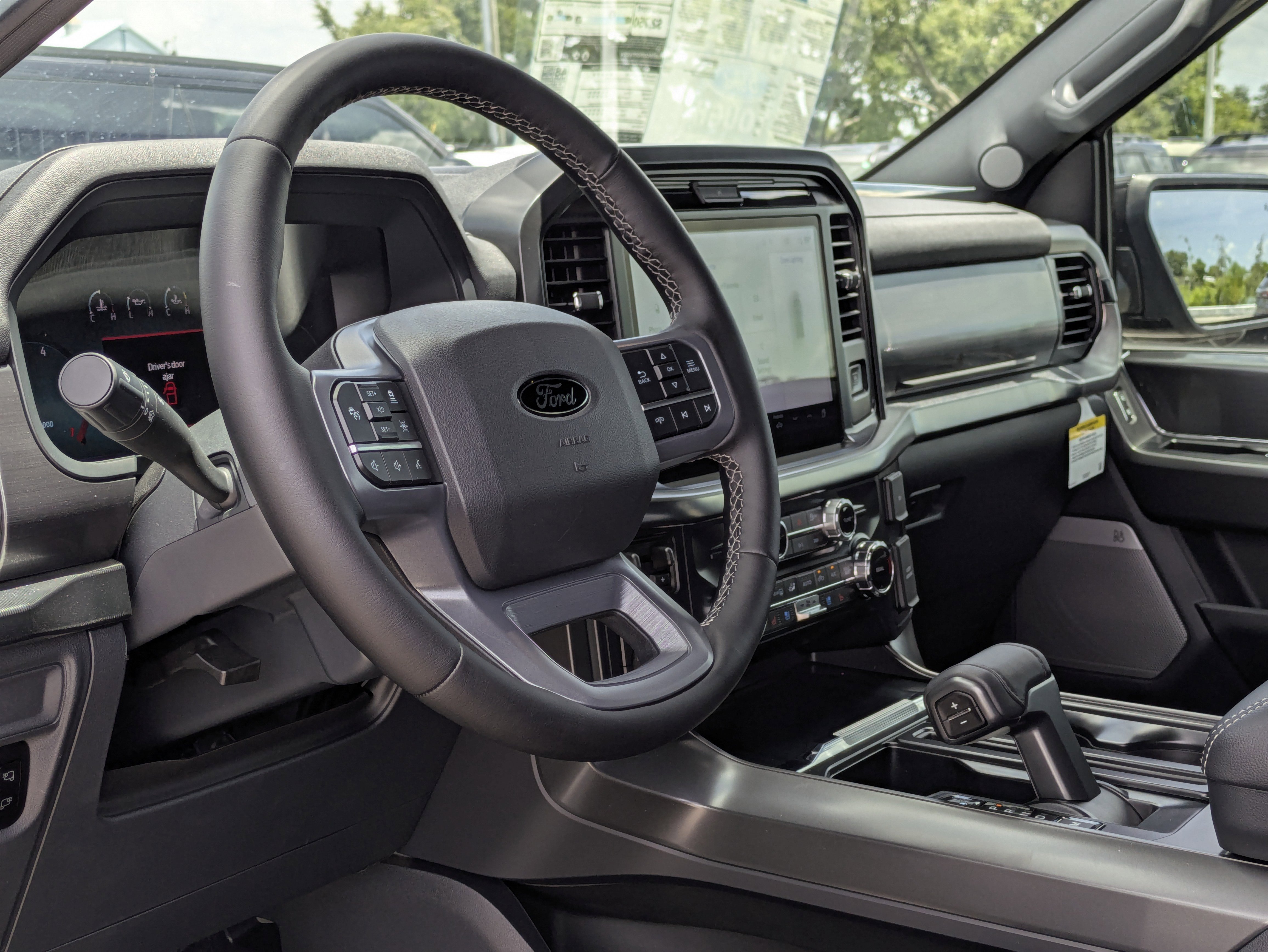 New 2025 Ford F150 Lariat w/ Equipment Group 501A Mid image 29