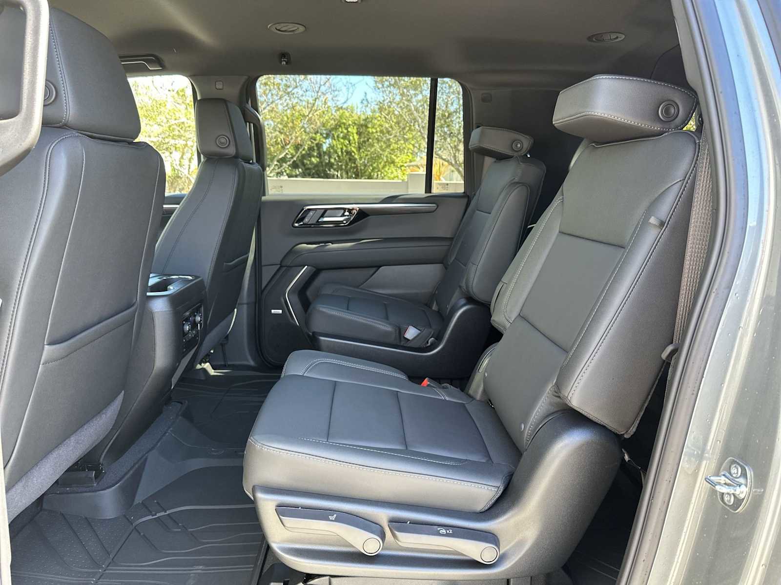 New 2026 Chevrolet Suburban LT w/ Comfort Package image 17