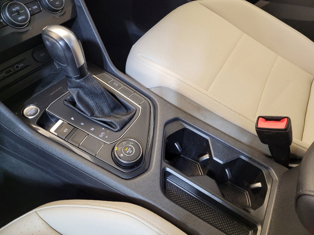 Used 2020 Volkswagen Tiguan SE w/ Panoramic Sunroof Package AWD/4WD image 26