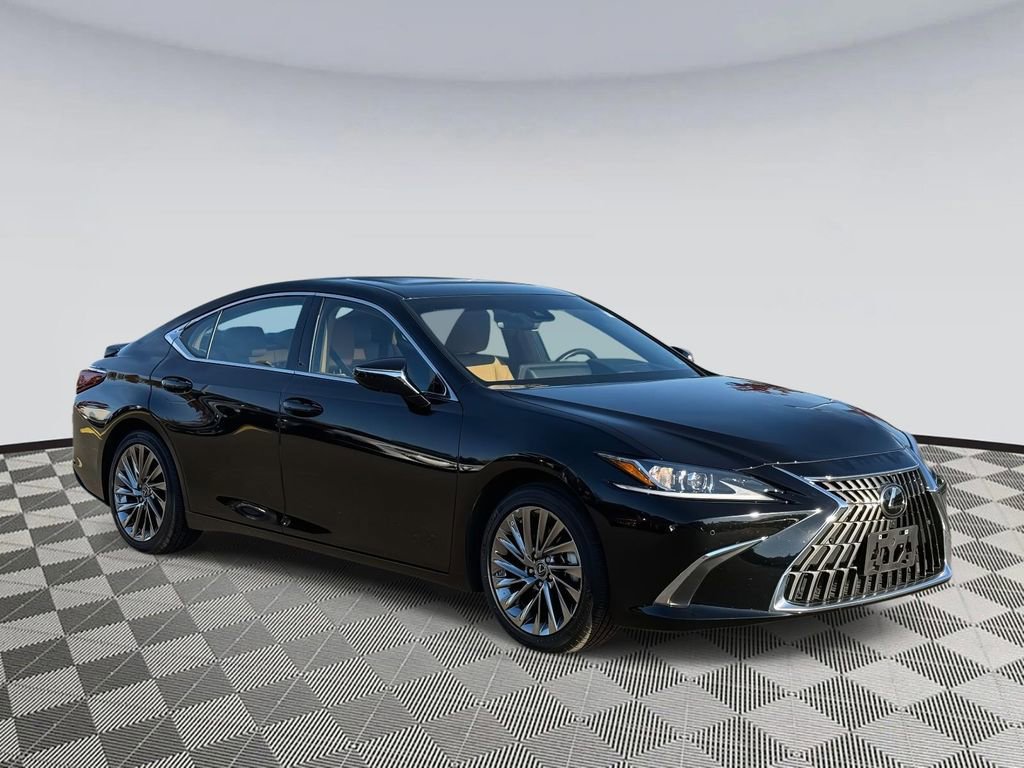 Used 2024 Lexus ES 300h w/ Luxury Package