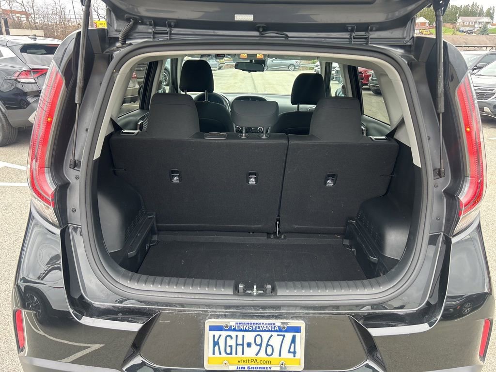 Certified 2023 Kia Soul S image 6