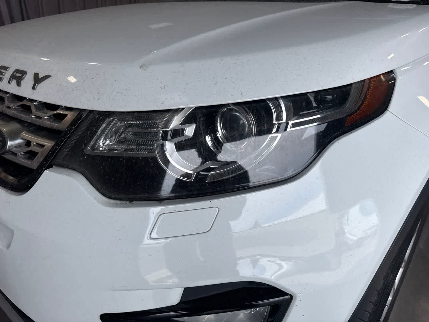 Used 2018 Land Rover Discovery Sport HSE AWD/4WD image 9