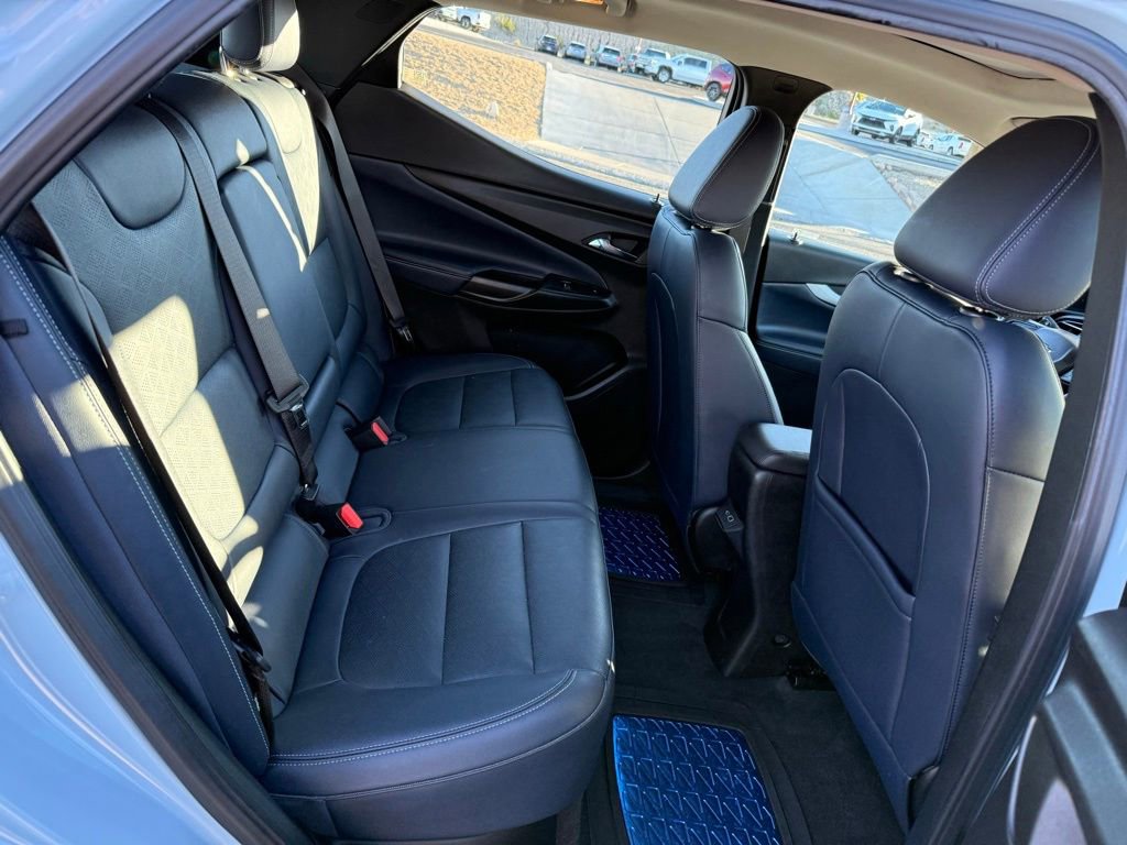 Certified 2022 Chevrolet Bolt EUV Premier w/ Sun & Sound Package image 17