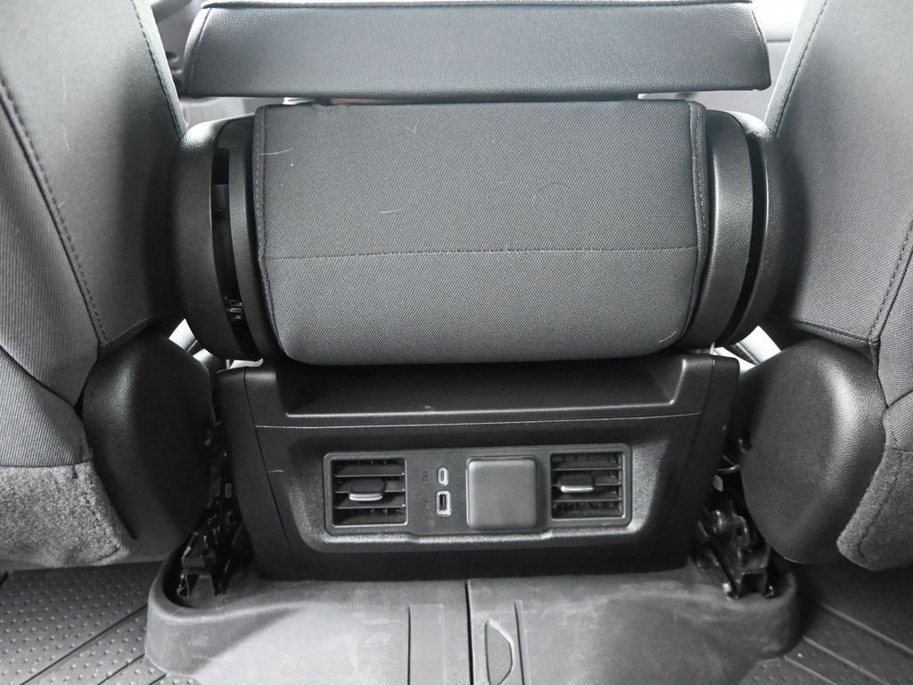 Used 2024 Chevrolet Silverado 2500 LT w/ Convenience Package image 33