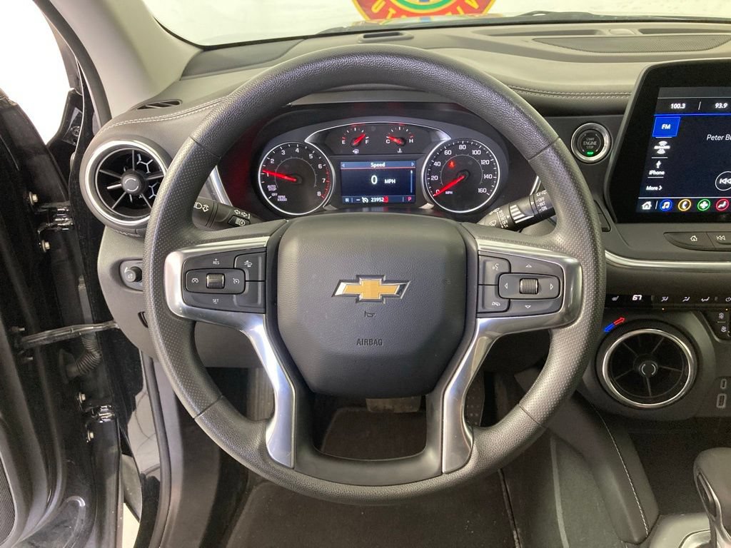 Used 2025 Chevrolet Blazer LT AWD/4WD image 9