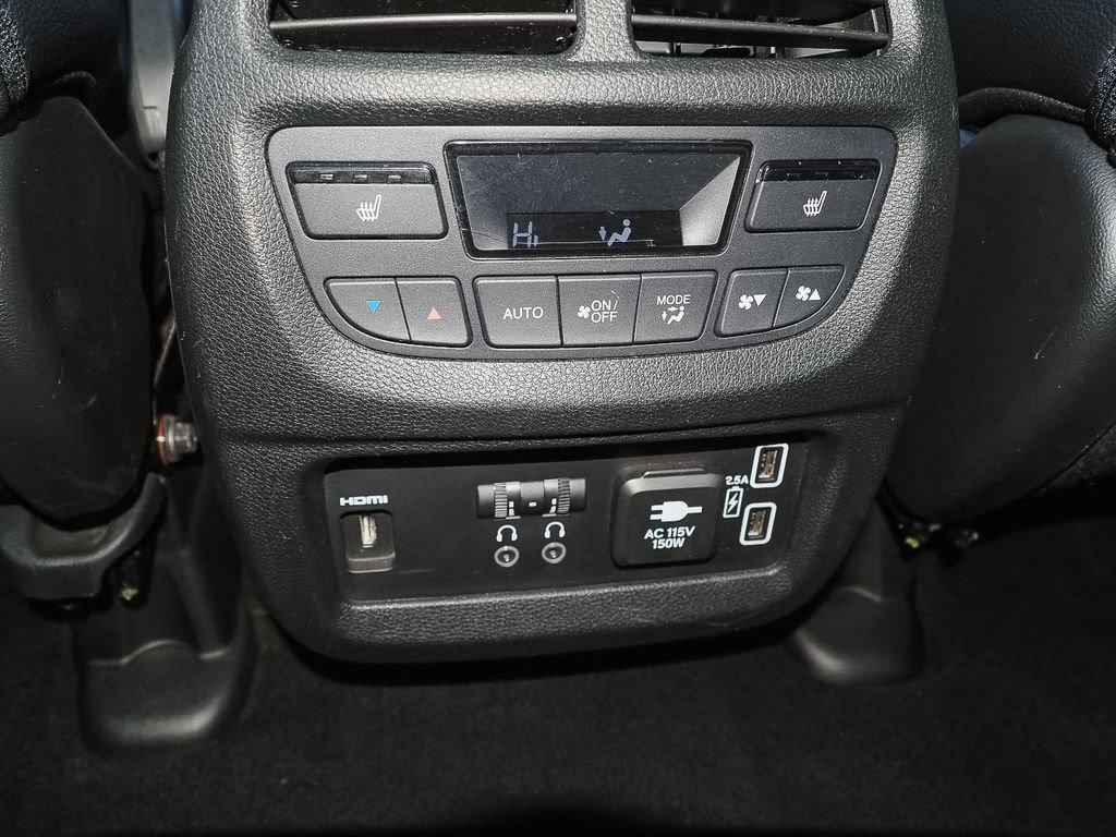 Used 2022 Honda Pilot Touring image 11