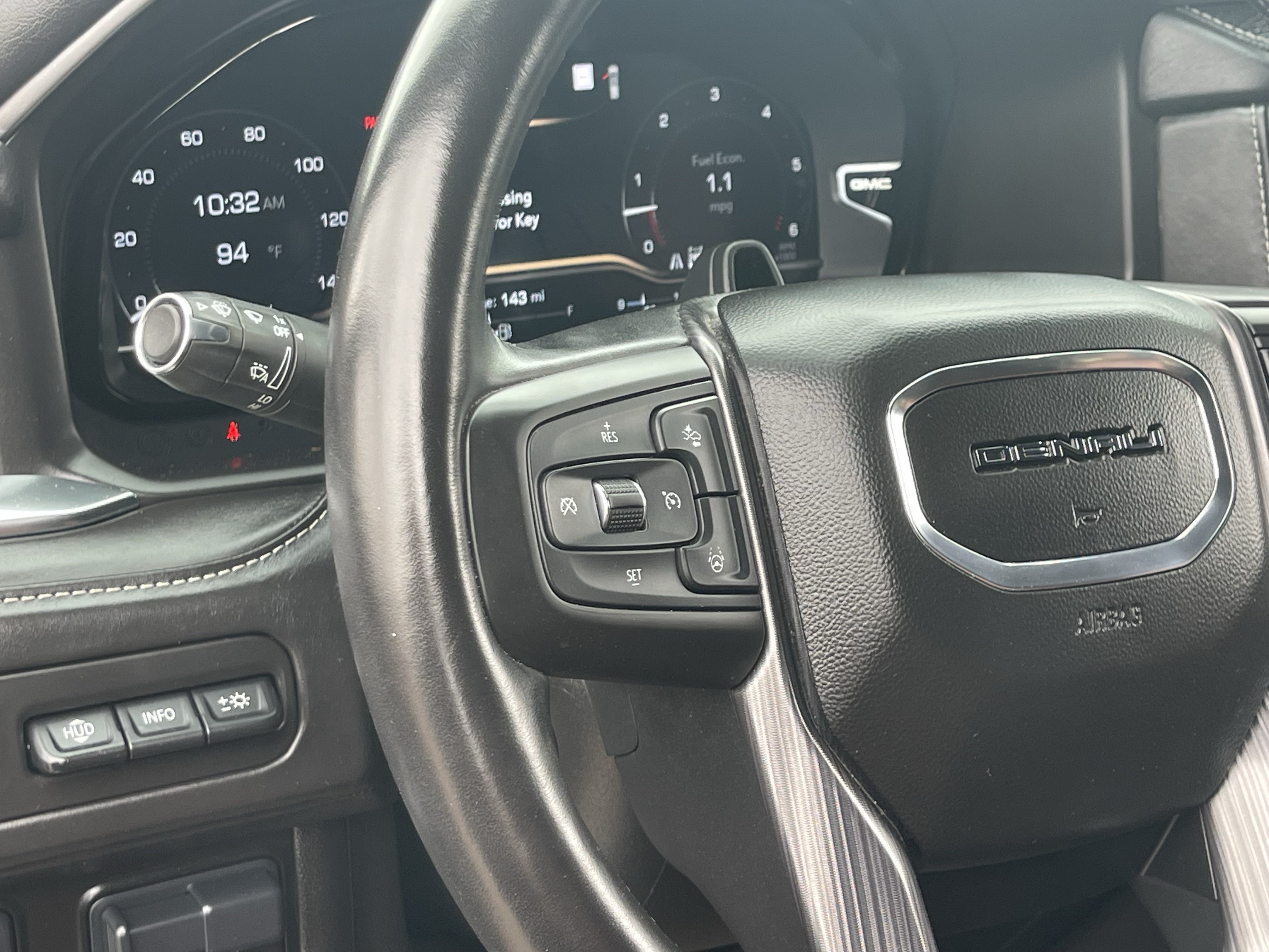 Used 2023 GMC Yukon XL Denali Ultimate AWD/4WD image 24