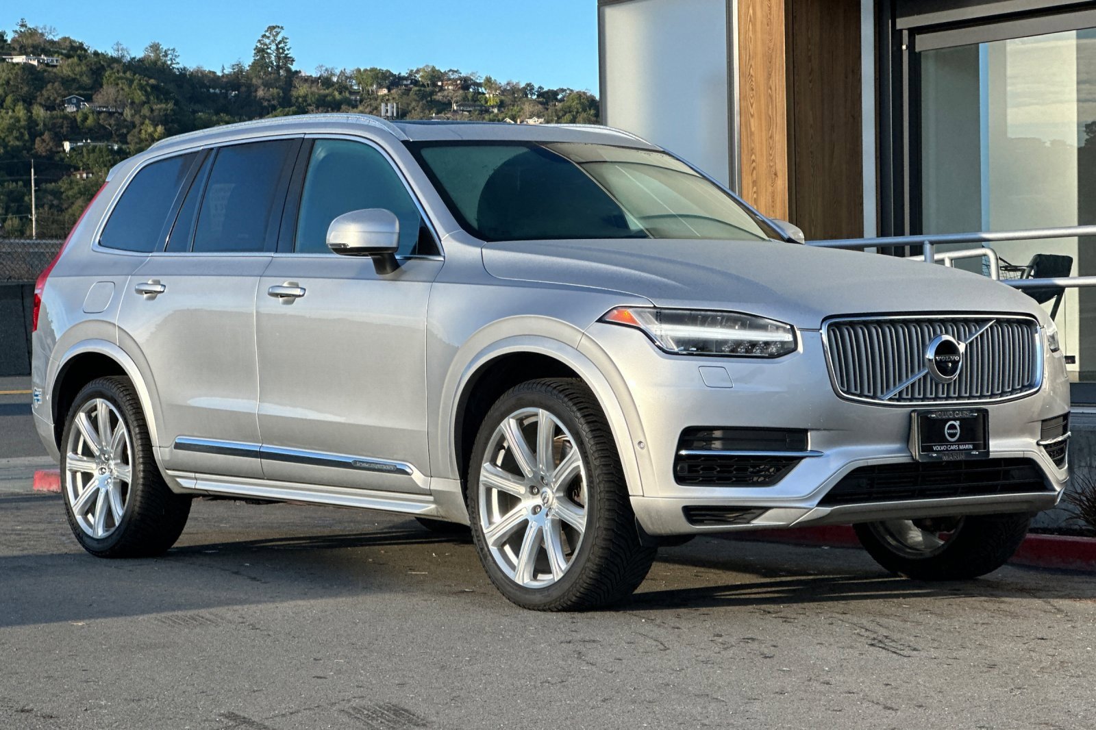 Used 2017 Volvo XC90 T8 Inscription w/ Vision Package image 9