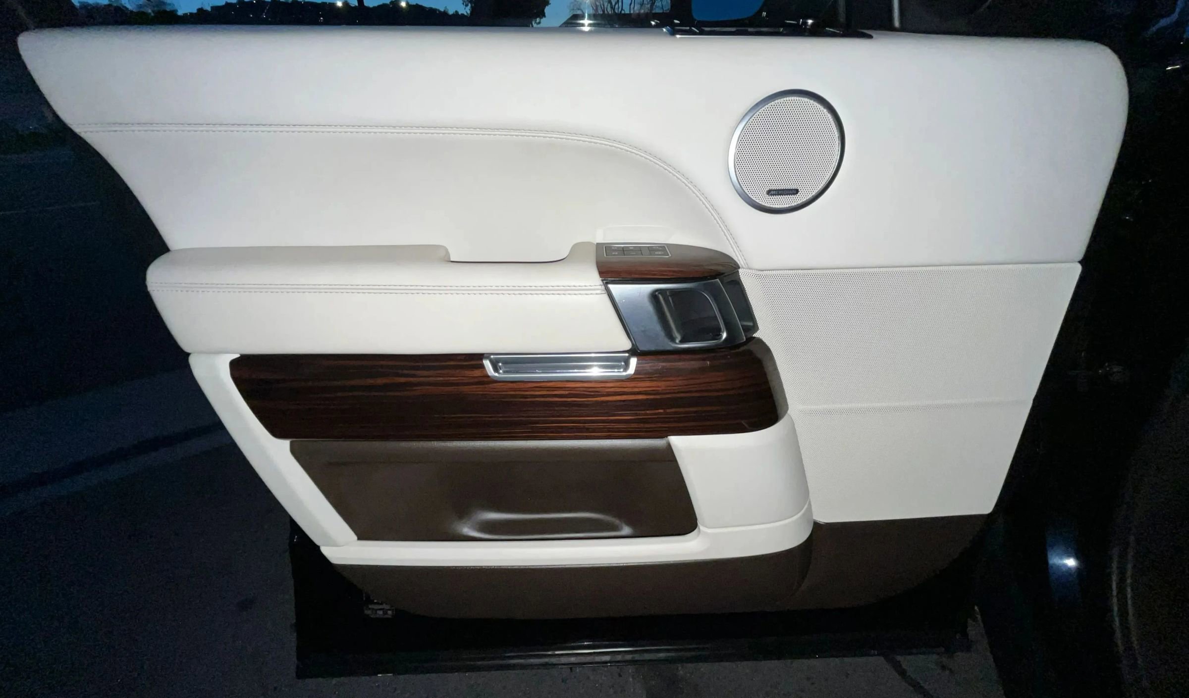 Used 2015 Land Rover Range Rover HSE AWD/4WD image 9