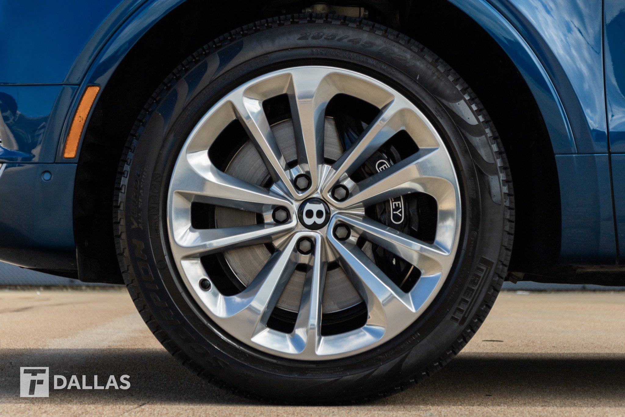 Used 2019 Bentley Bentayga AWD/4WD image 8