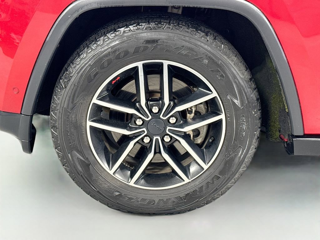 Used 2019 Jeep Grand Cherokee Trailhawk w/ Trailhawk Luxury Group AWD/4WD image 11