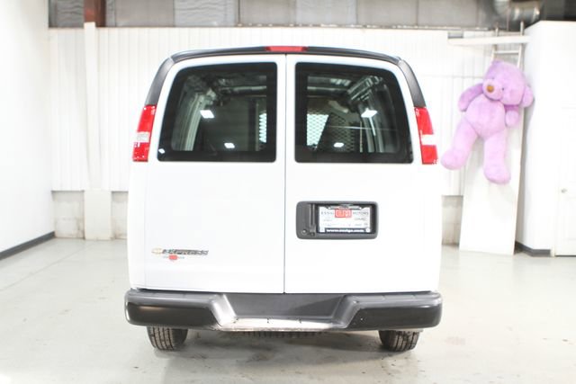 Used 2019 Chevrolet Express 3500 w/ Driver Convenience Package image 28