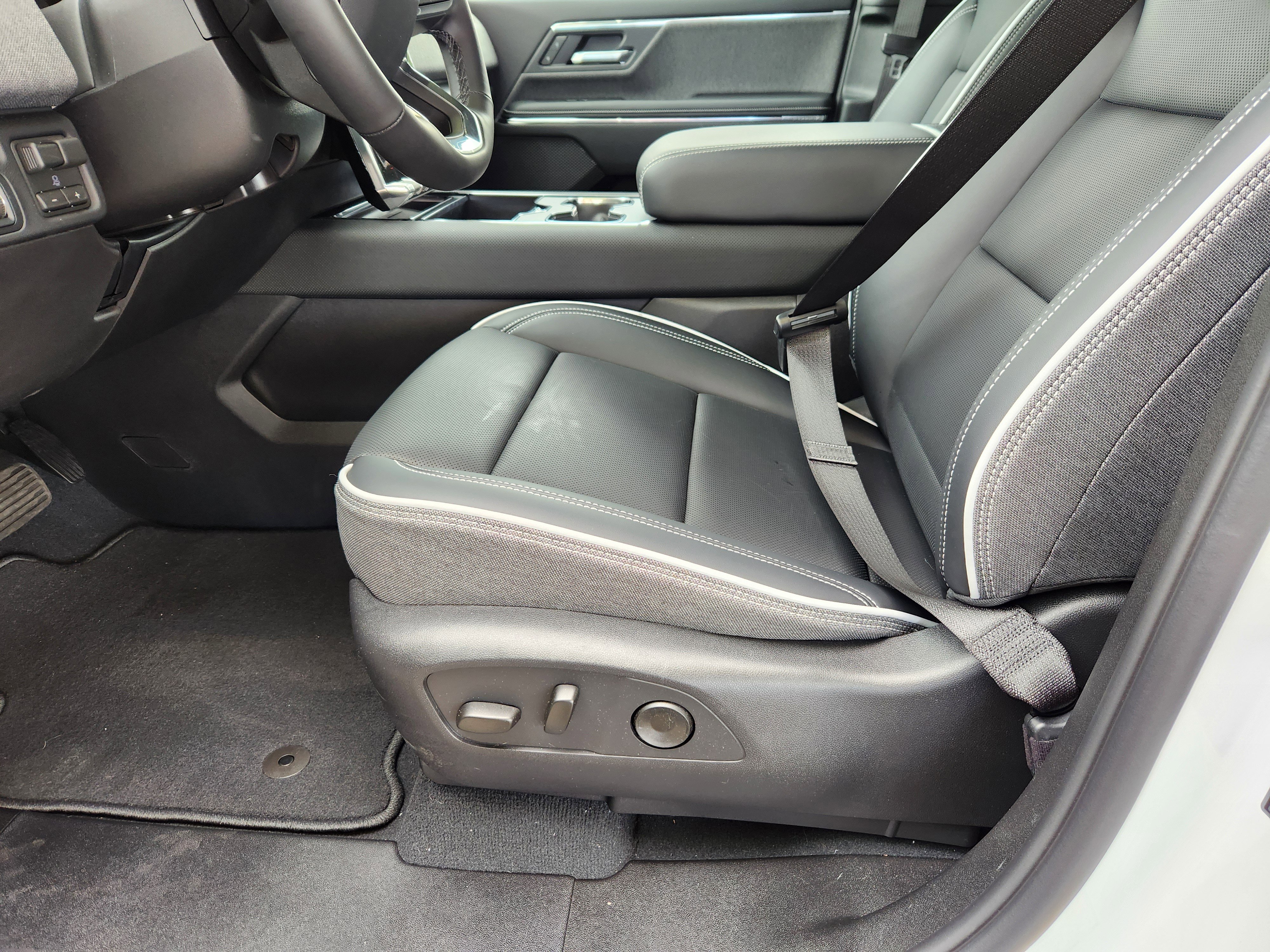 New 2026 GMC Sierra EV Elevation w/ LPO, Elevation Dark Package image 9