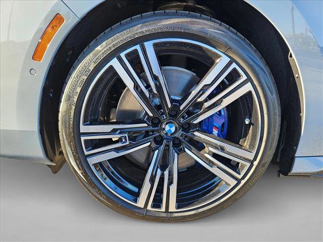 Used 2026 BMW i7 xDrive60 w/ Premium Package image 10