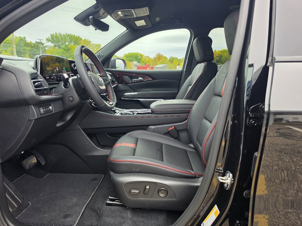 New 2027 Chevrolet Traverse RS AWD/4WD image 4