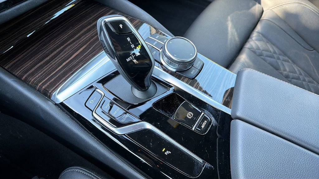 Used 2023 BMW 530i w/ Convenience Package image 15